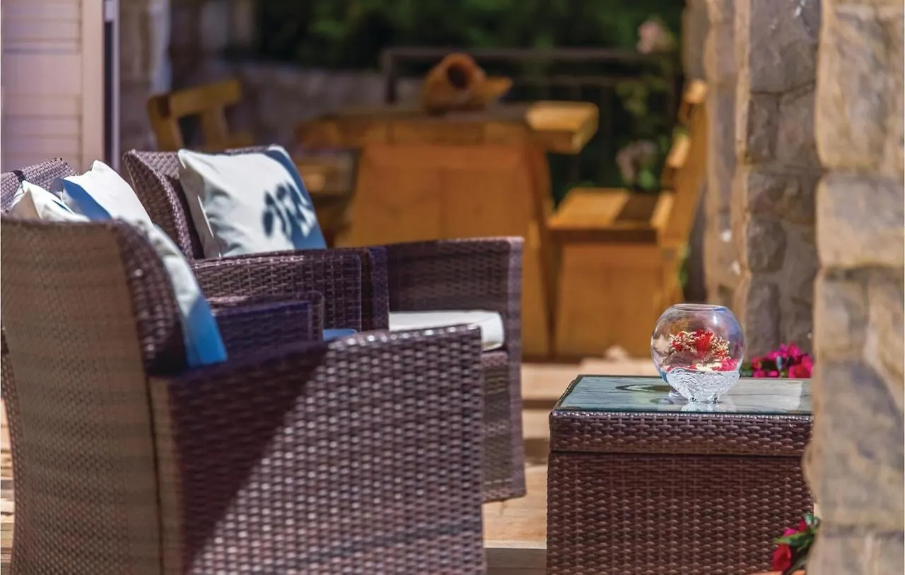 בית נופש Cozy Home In Lovran With Outdoor Swimming Pool