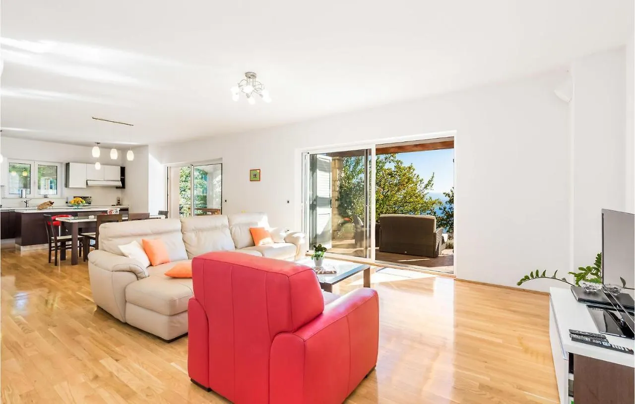 Cozy Home In Lovran With Outdoor Swimming Pool