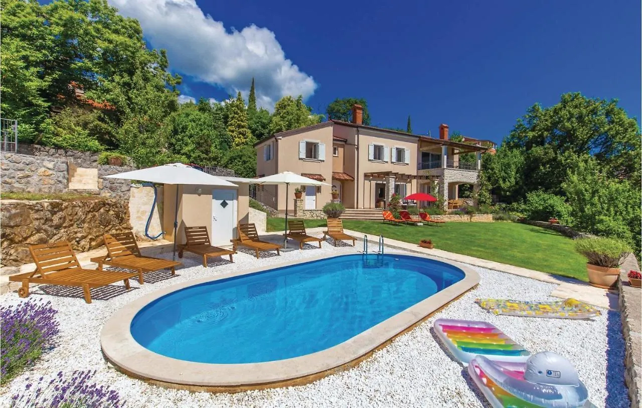 Cozy Home In Lovran With Outdoor Swimming Pool