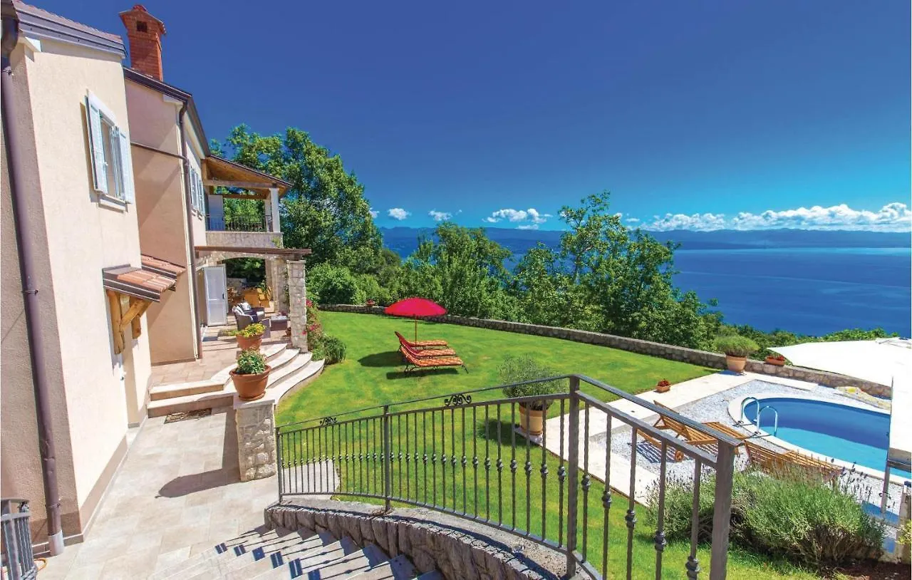 Cozy Home In Lovran With Outdoor Swimming Pool